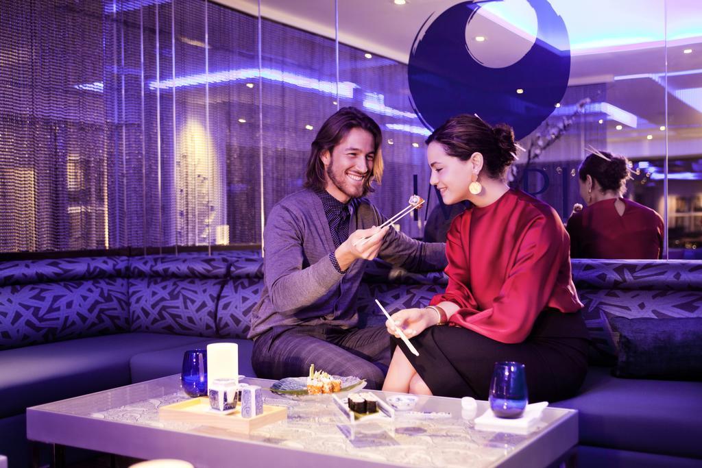 The Domain Bahrain Hotel And Spa - Adults Friendly 16 Years Plus 마나마 외부 사진 A couple dining at the restaurant